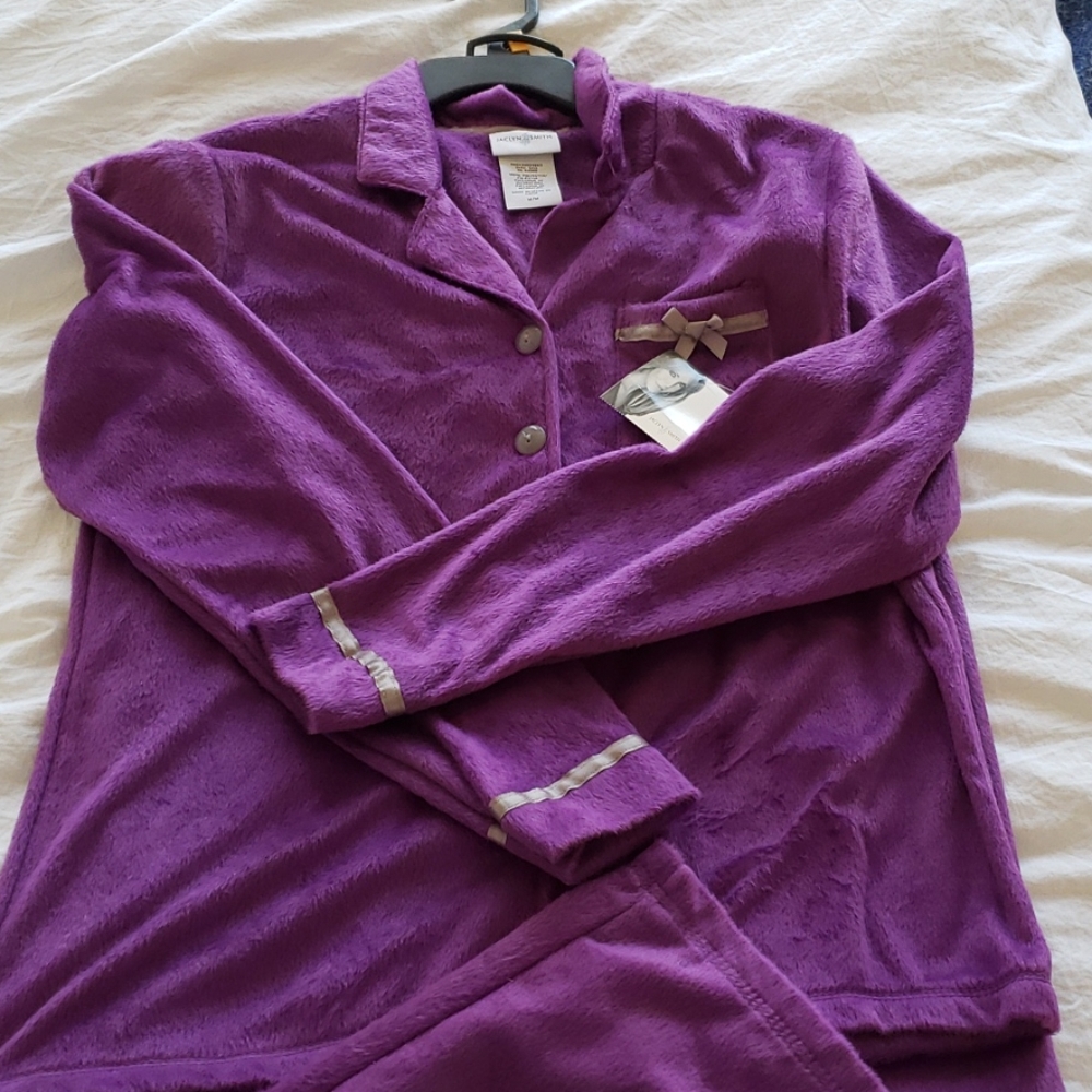 Jaclyn Smith Purple Pajamas